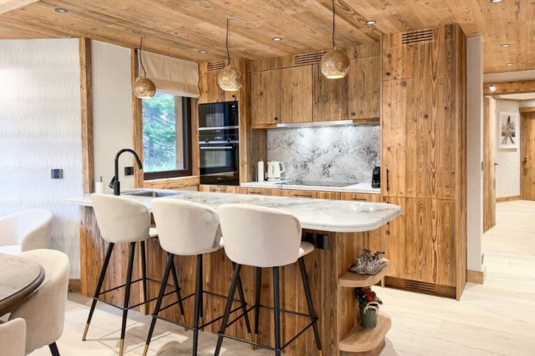 Rénovation de chalet : transformer un intérieur en un cocon contemporain